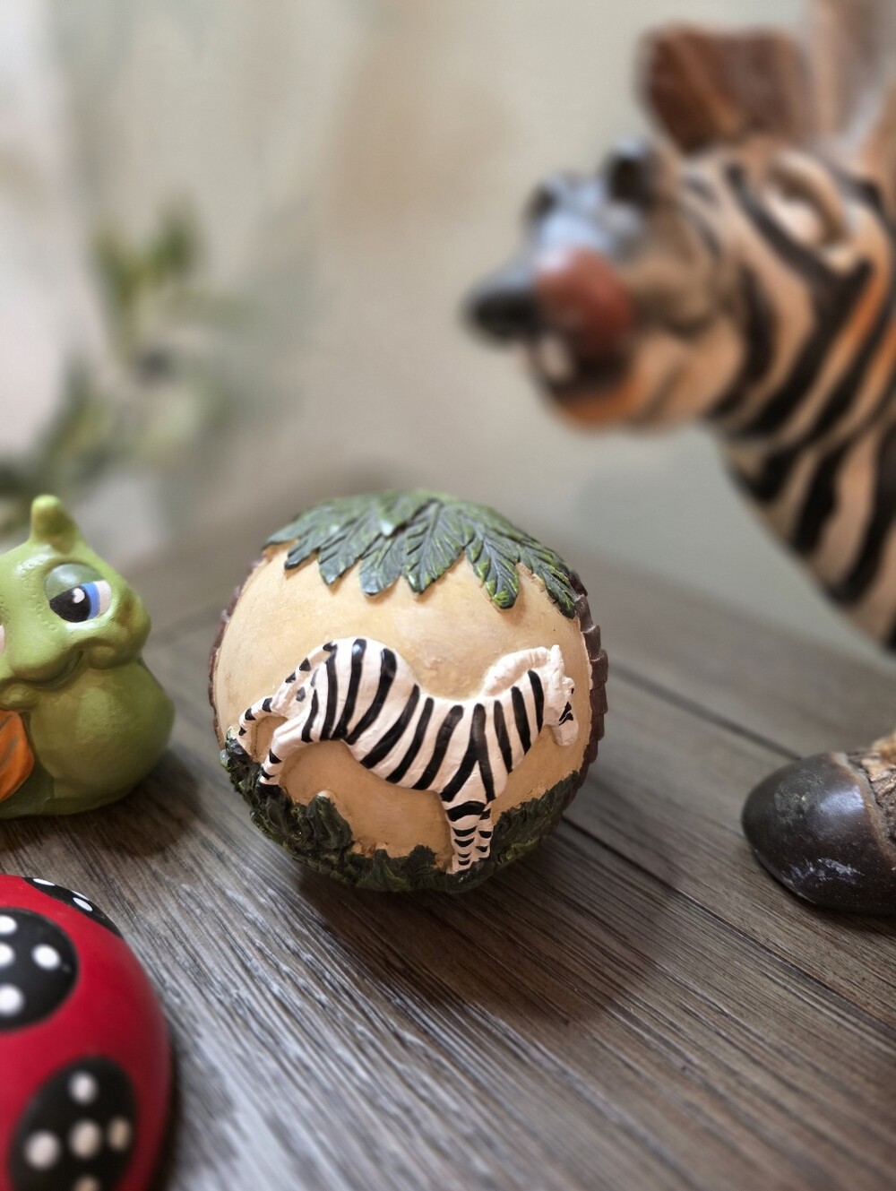 Ceramic Set Of Figurines - All 4 - Zebra, Ladybug, Snail And Zebra Ball - Picture 2 of 3